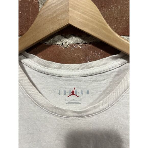 Jordan Brand Mens Tan Short Sleeve Graphic T-shirt Size Small - Picture 3 of 3